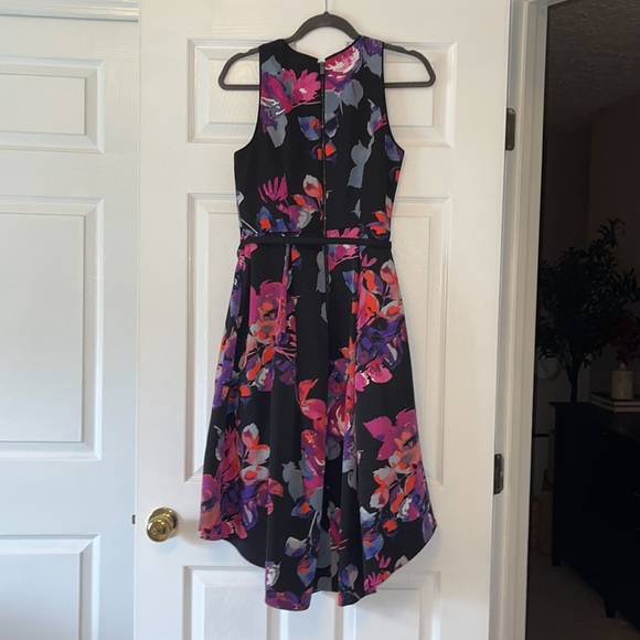 NWOT Vince Camuto | Floral Hi-Low Cocktail Dress | Sz 2 - Picture 4 of 4